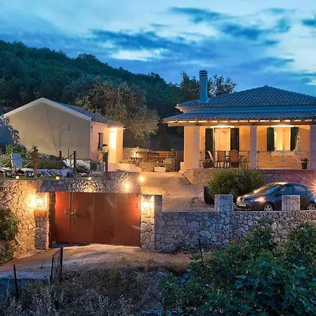 Дом отдыха Koukoutsa House With Swimming Pool Corfu Sokraki Sokrakion