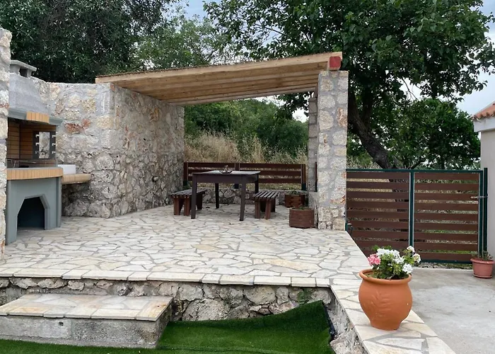 Koukoutsa House With Swimming Pool Corfu Sokraki 度假居 Sokrákion